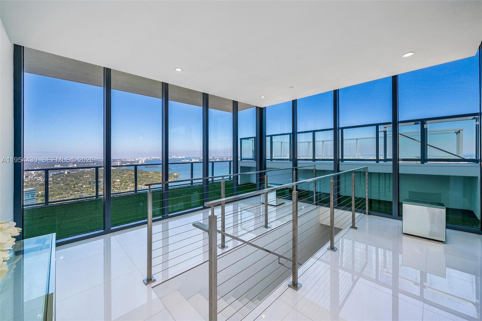 ONE PARAISO CONDO - Residential