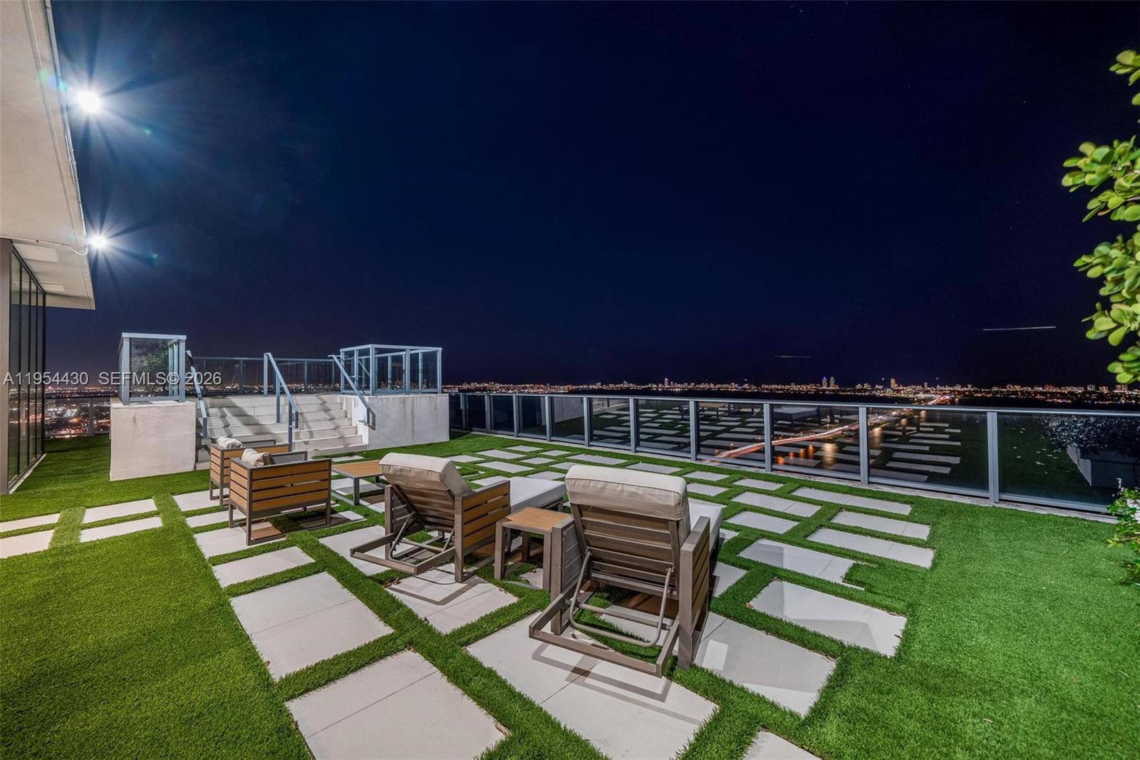 ONE PARAISO CONDO - Residential