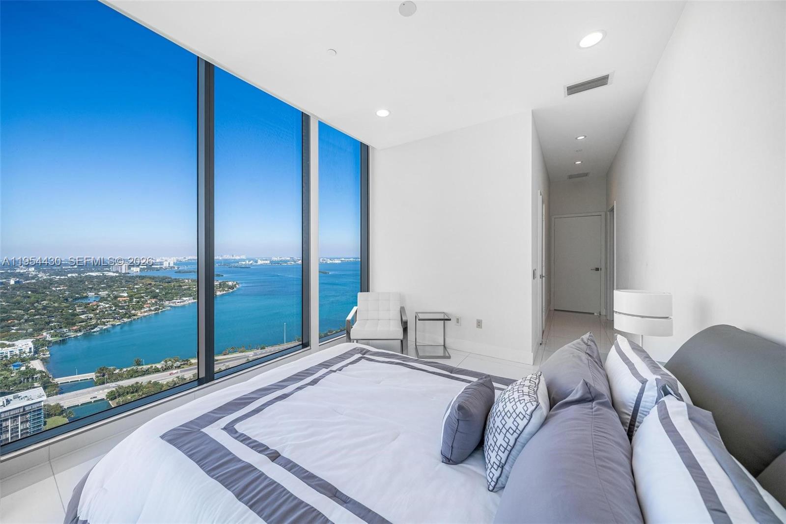 ONE PARAISO CONDO - Residential