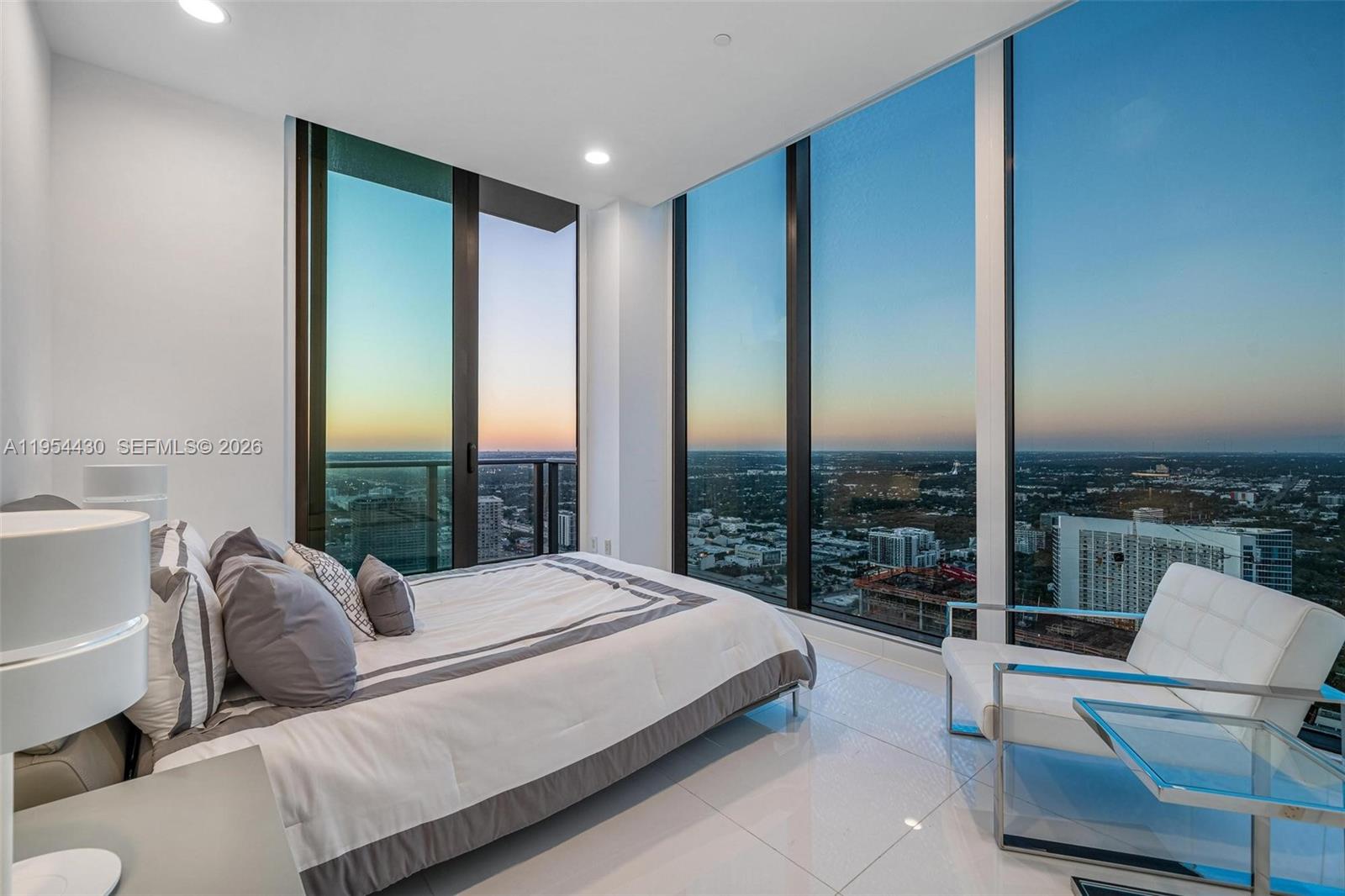 ONE PARAISO CONDO - Residential