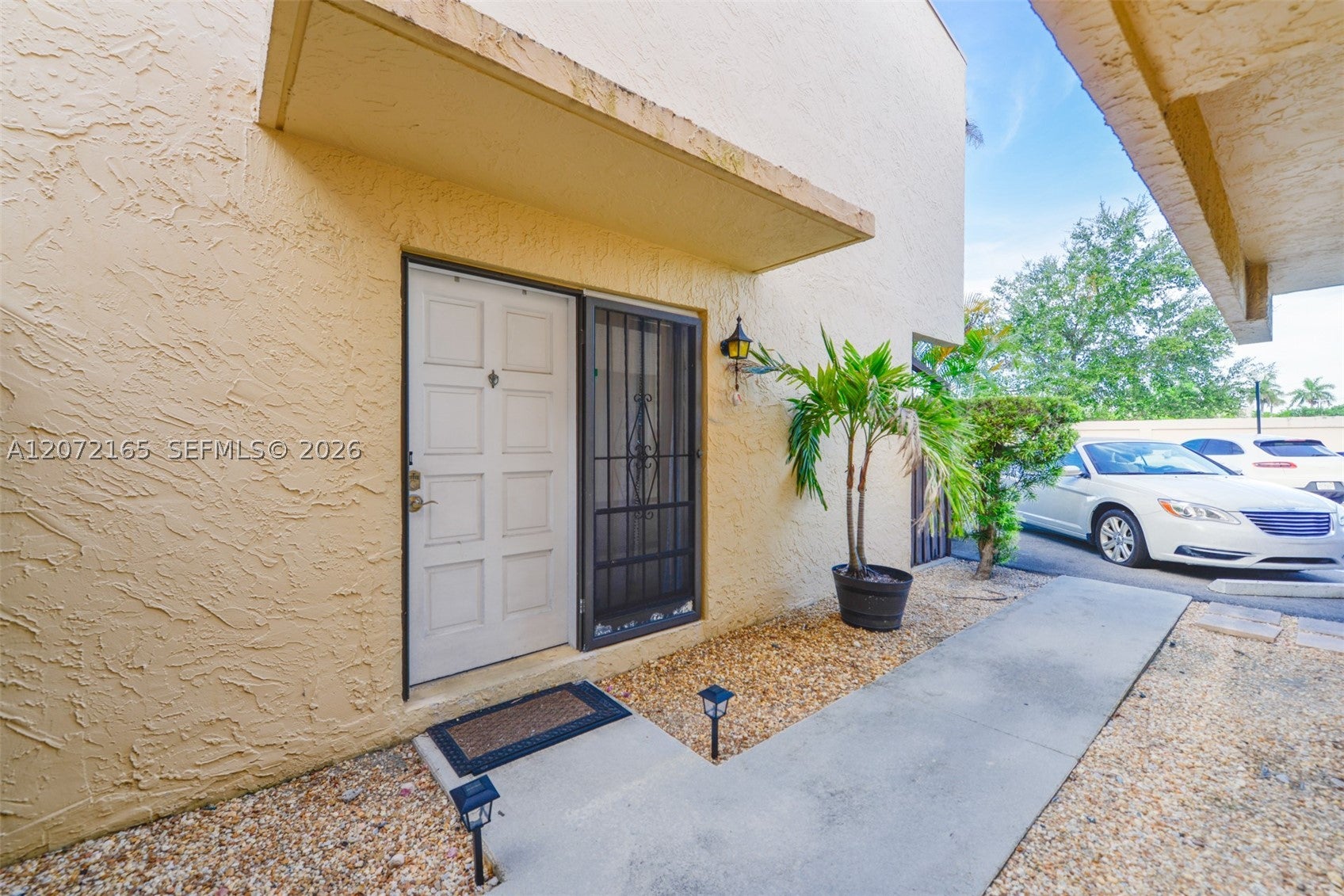 8923 NE 4th Ave Rd 8923