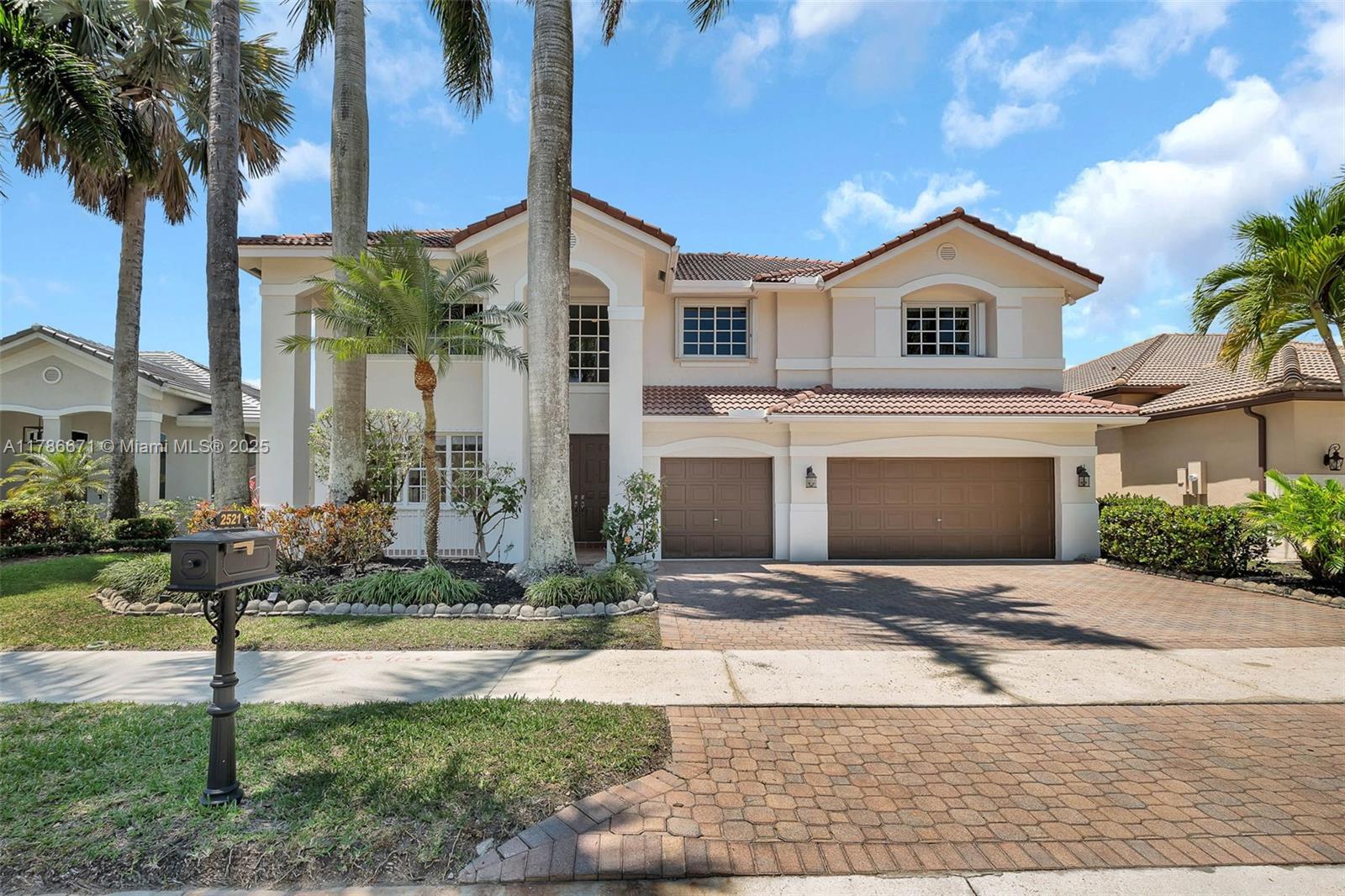 2521 Hunters Run Way
