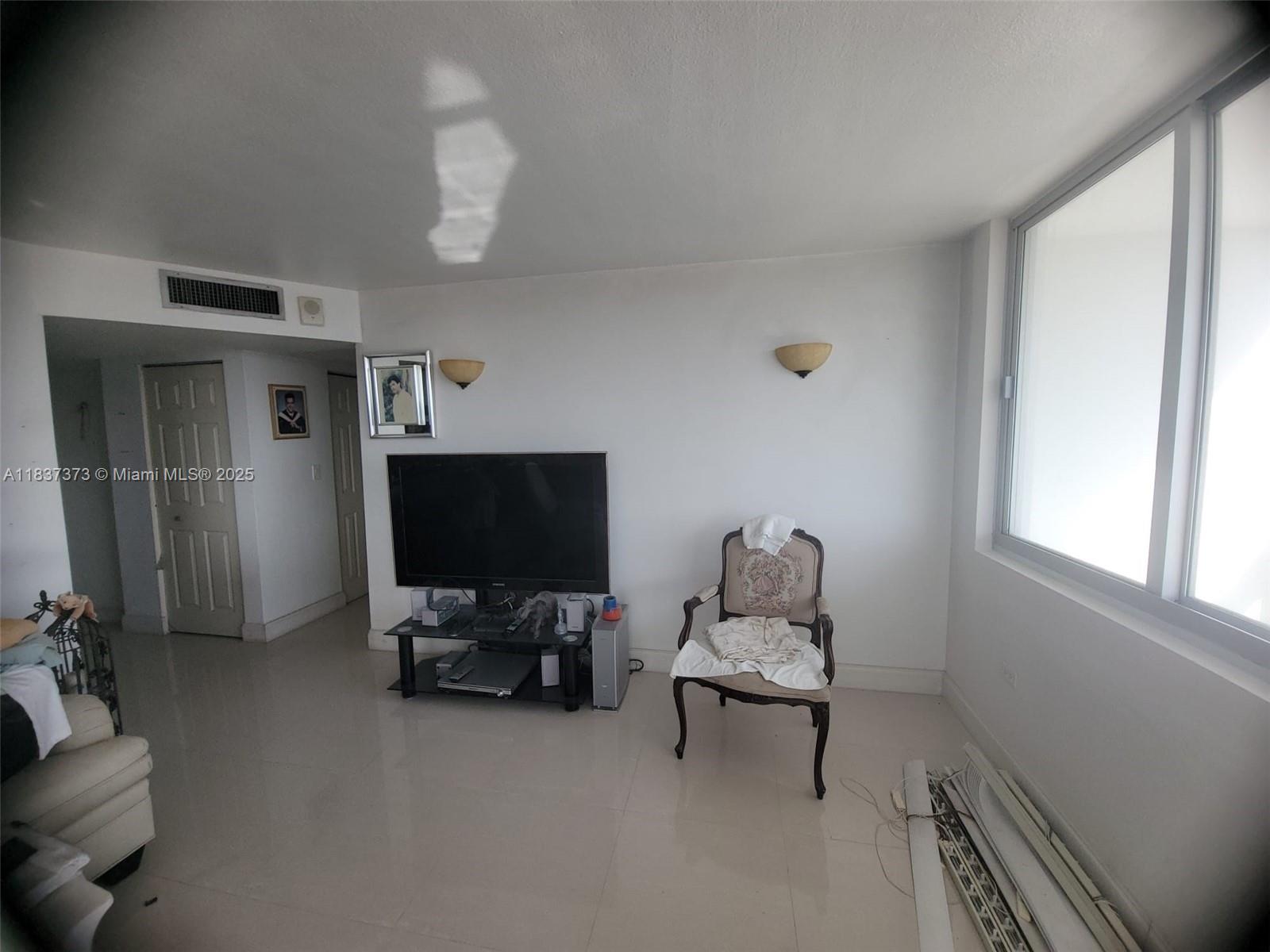 BURLEIGH HOUSE CONDO - Residential