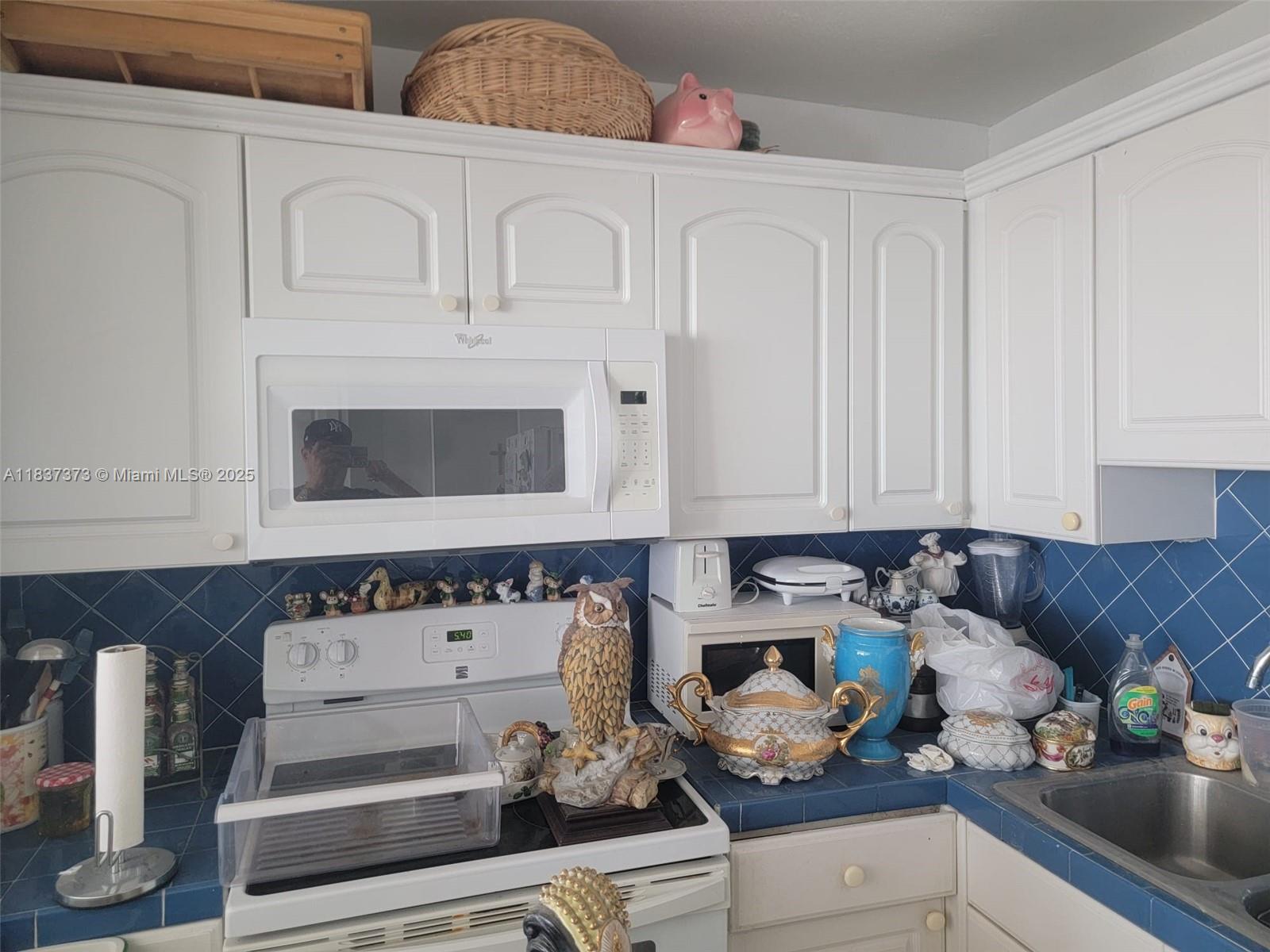 BURLEIGH HOUSE CONDO - Residential