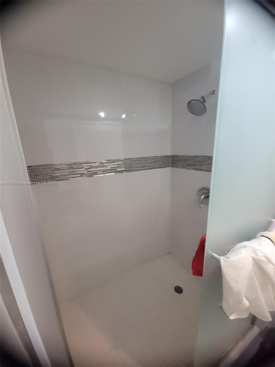 BURLEIGH HOUSE CONDO - Residential