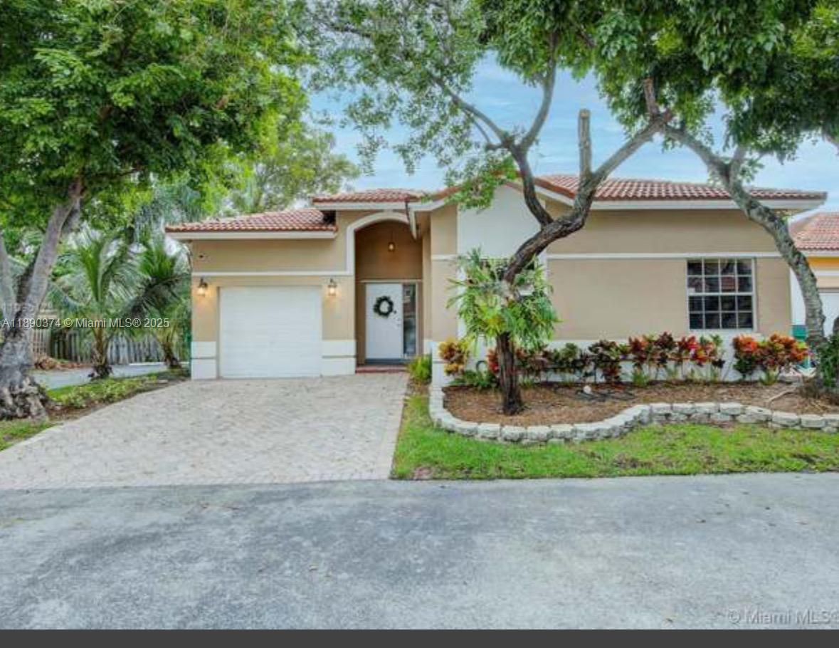 LAKES BY THE BAY SEC 8 - Residential Lease