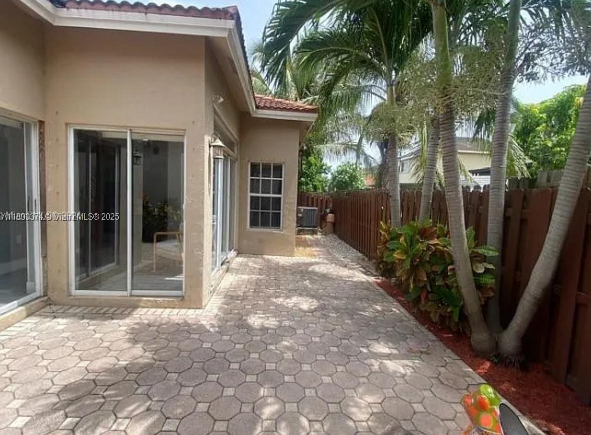 LAKES BY THE BAY SEC 8 - Residential Lease