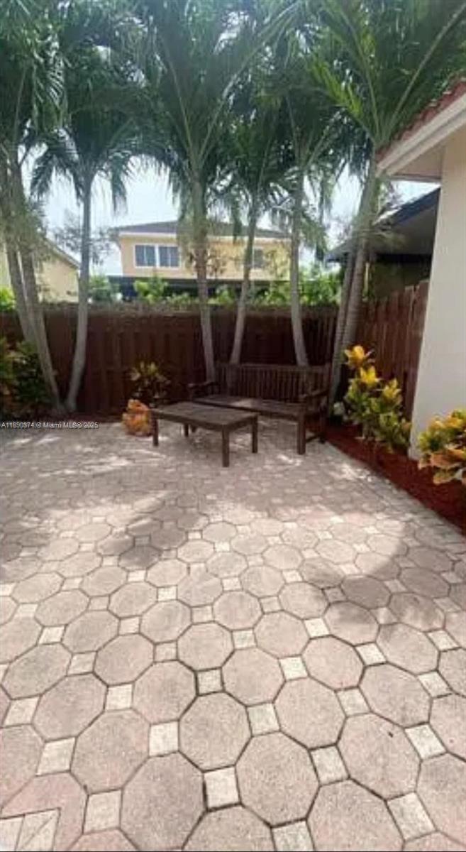 LAKES BY THE BAY SEC 8 - Residential Lease