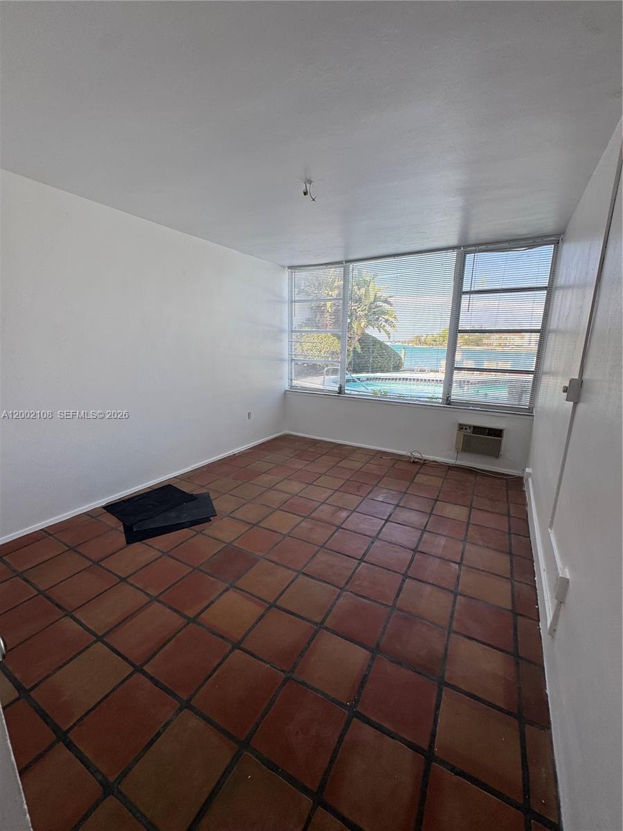 HARBOUR BAY CONDO - Residential Lease