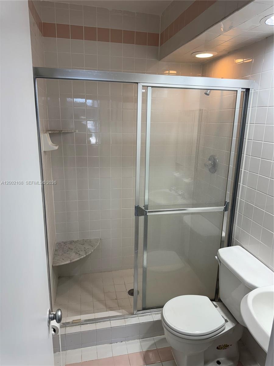 HARBOUR BAY CONDO - Residential Lease