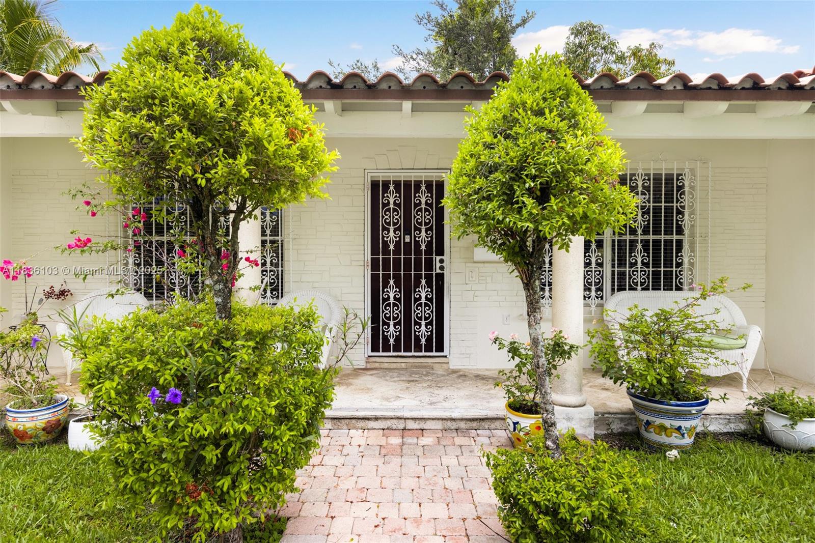 811 SW 25th Rd, Miami, FL, 33129/$1,250,000 4 811 SW 25th Rd