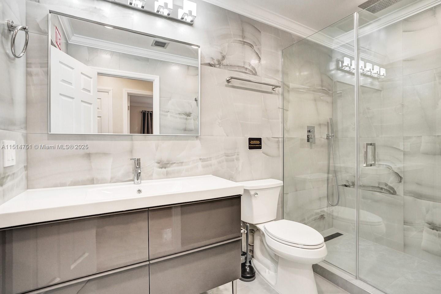 HOLLYWOOD HILLS AMEN PLAT - Residential Lease