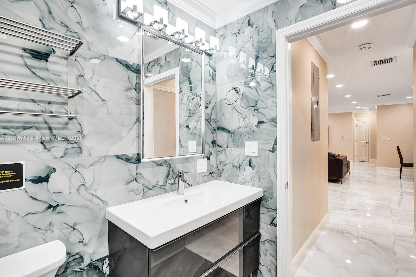 HOLLYWOOD HILLS AMEN PLAT - Residential Lease