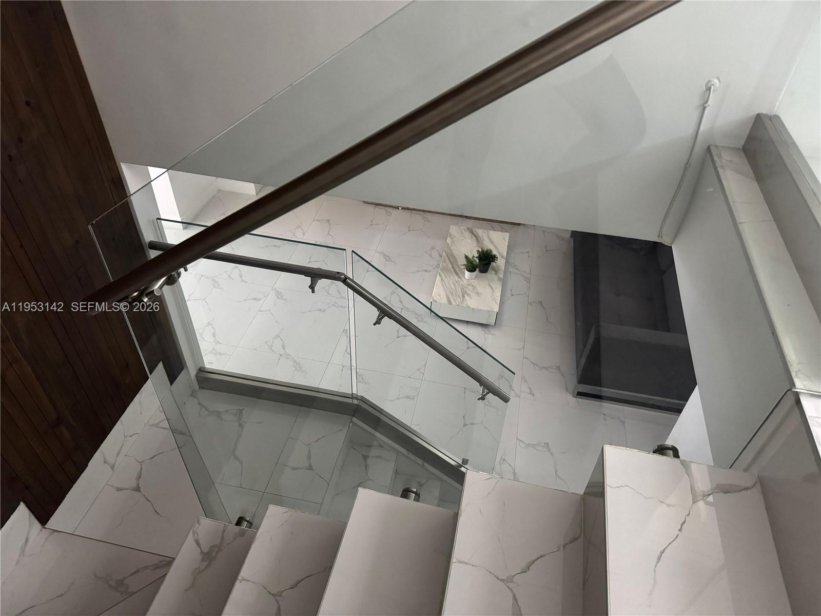 1614 JEFFERSON AVE 7