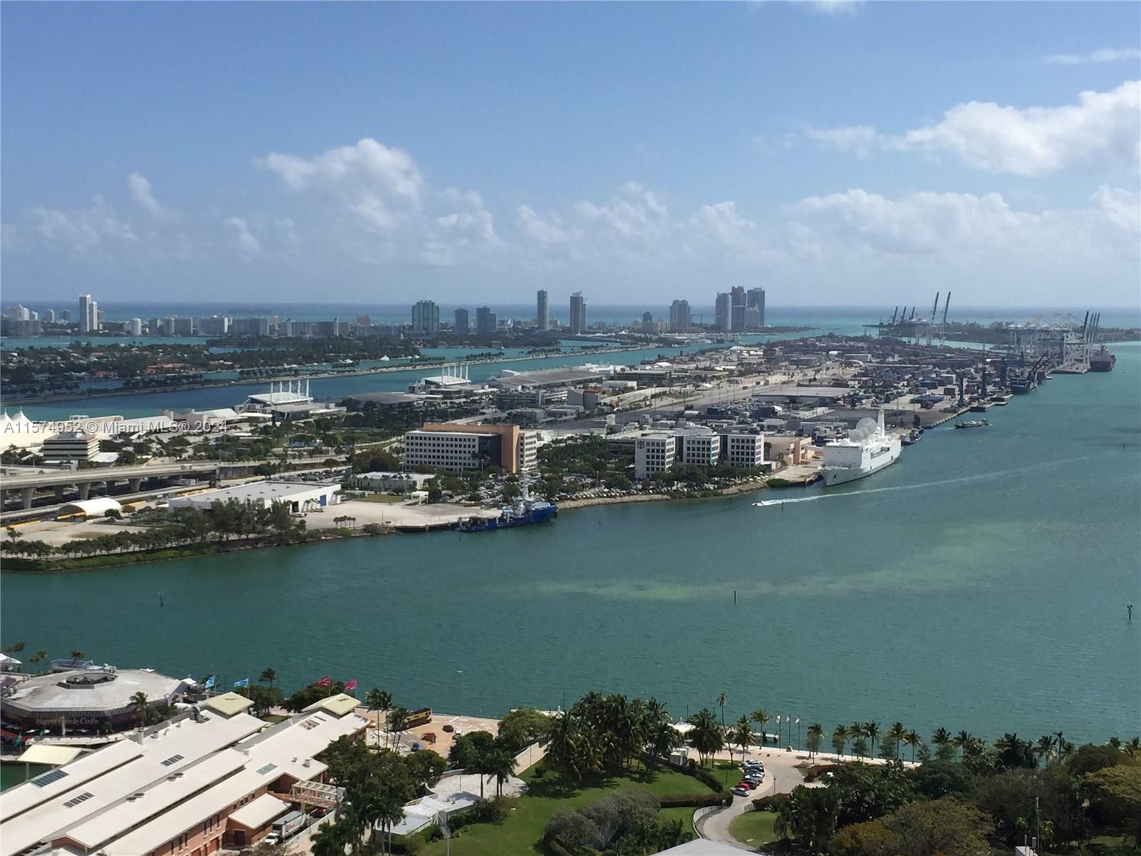 VIZCAYNE - Residential Lease