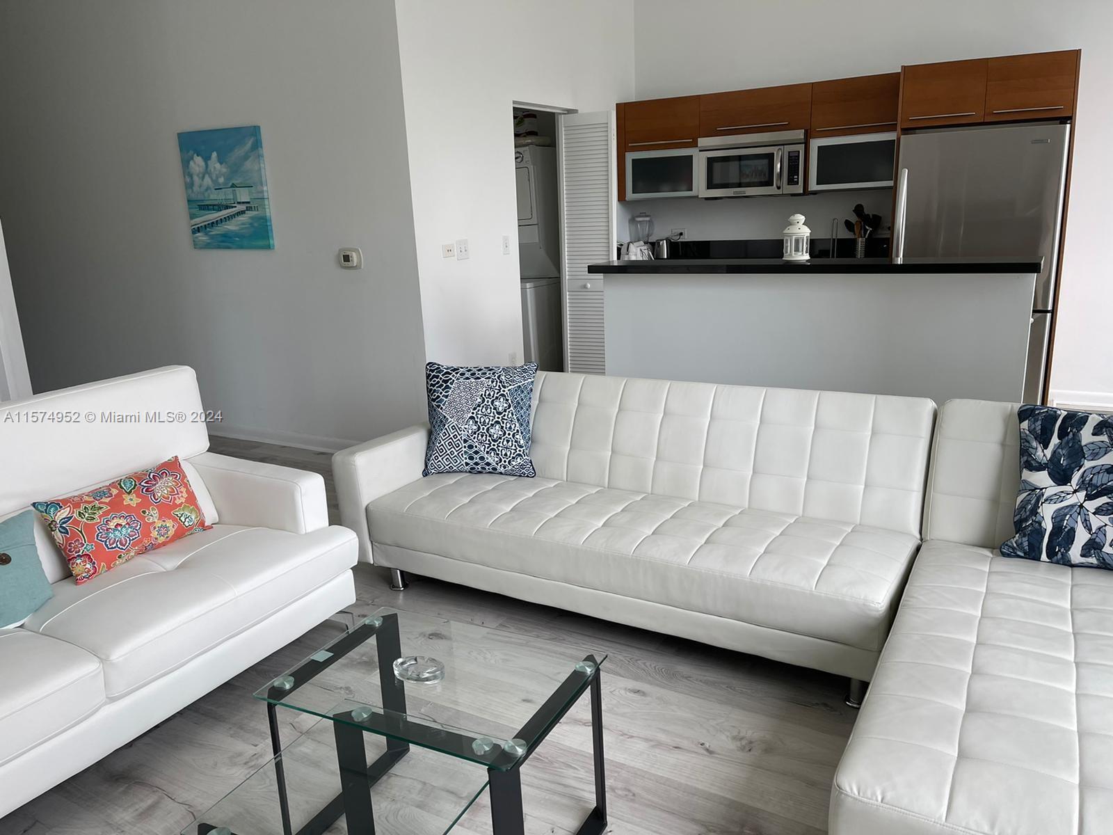 VIZCAYNE - Residential Lease
