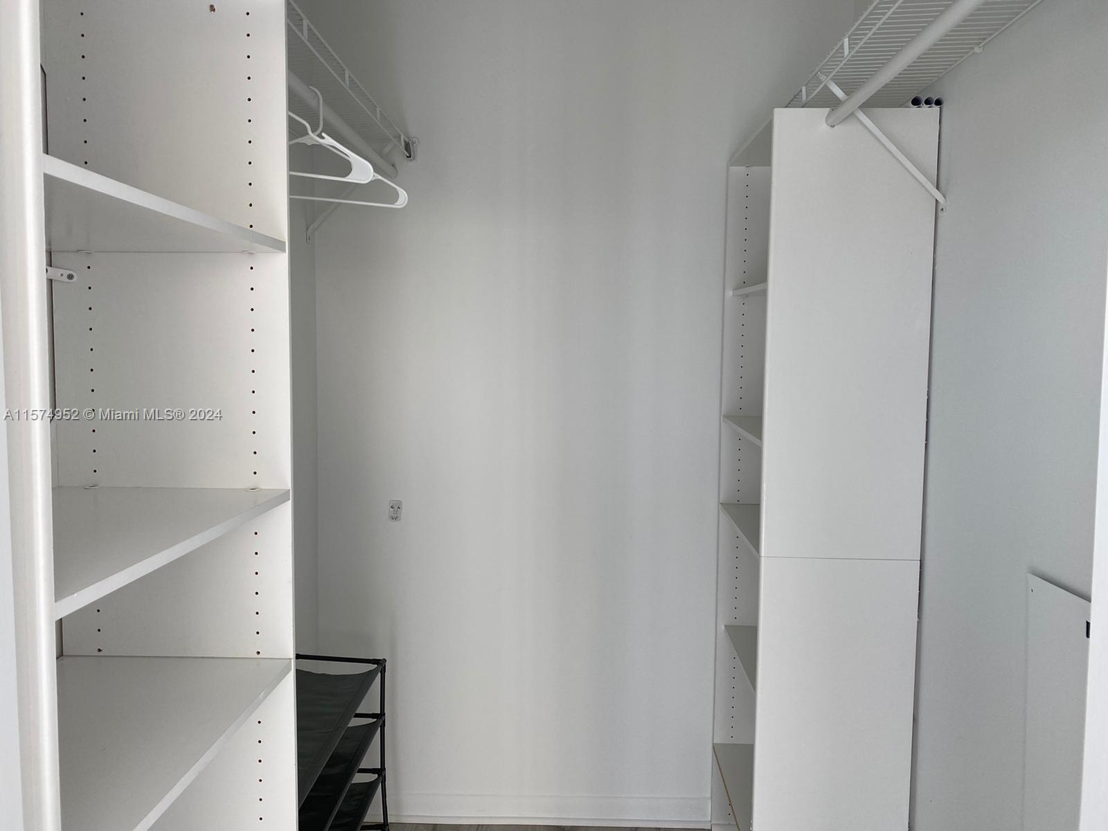VIZCAYNE - Residential Lease