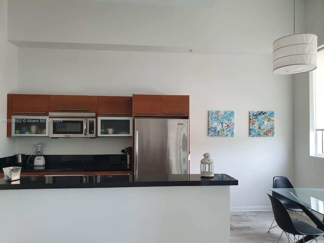 VIZCAYNE - Residential Lease
