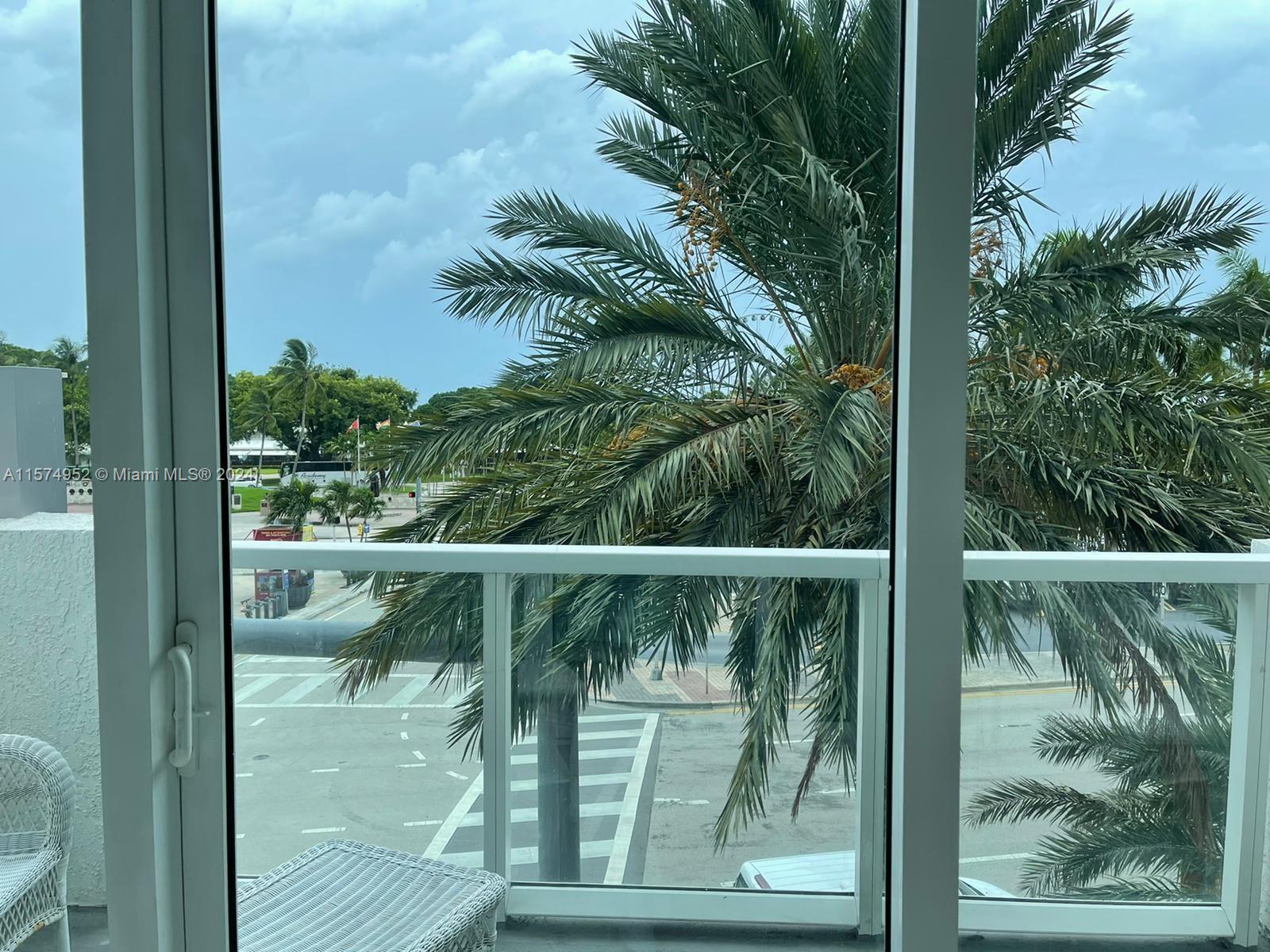 VIZCAYNE - Residential Lease