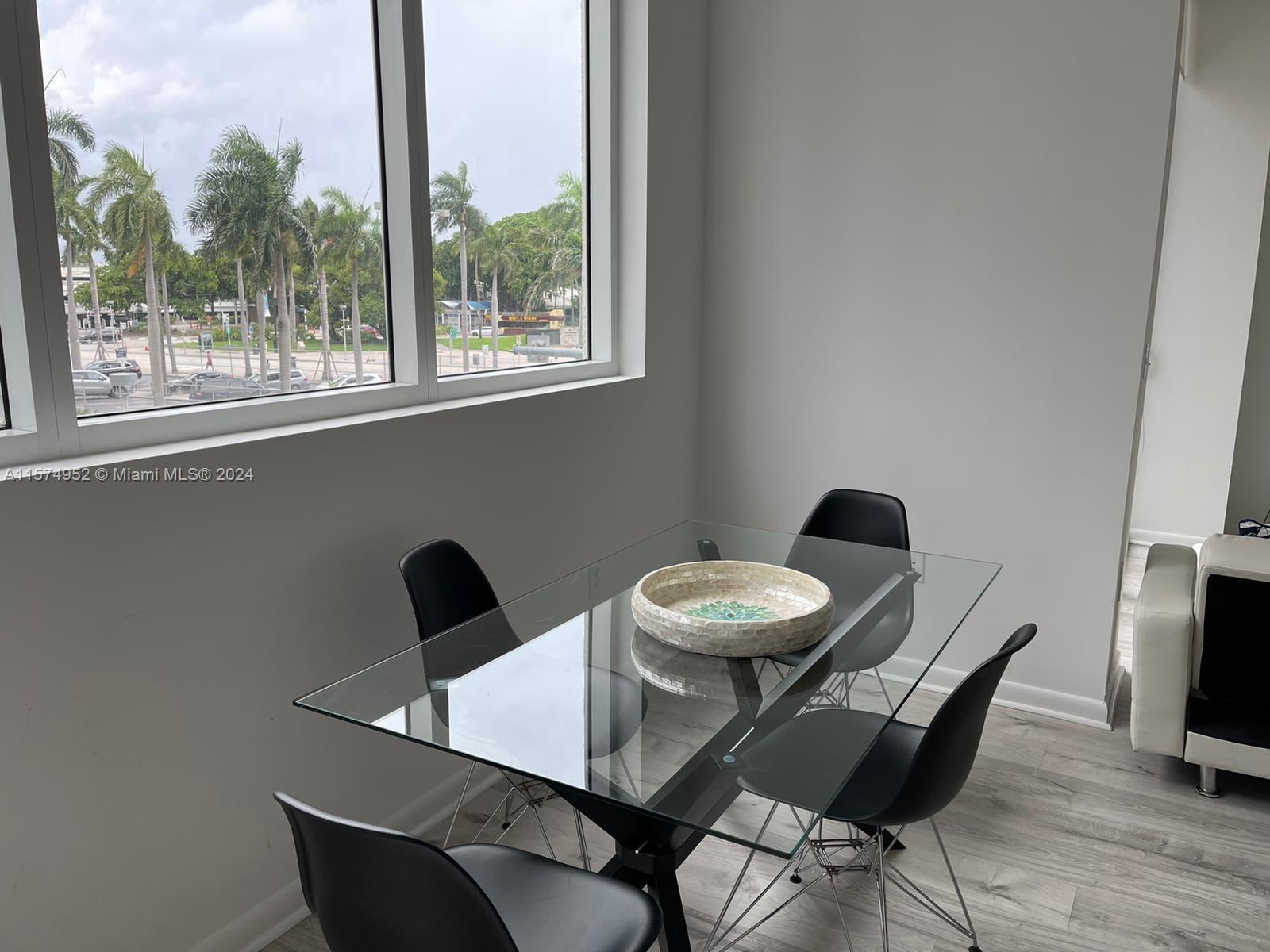 VIZCAYNE - Residential Lease