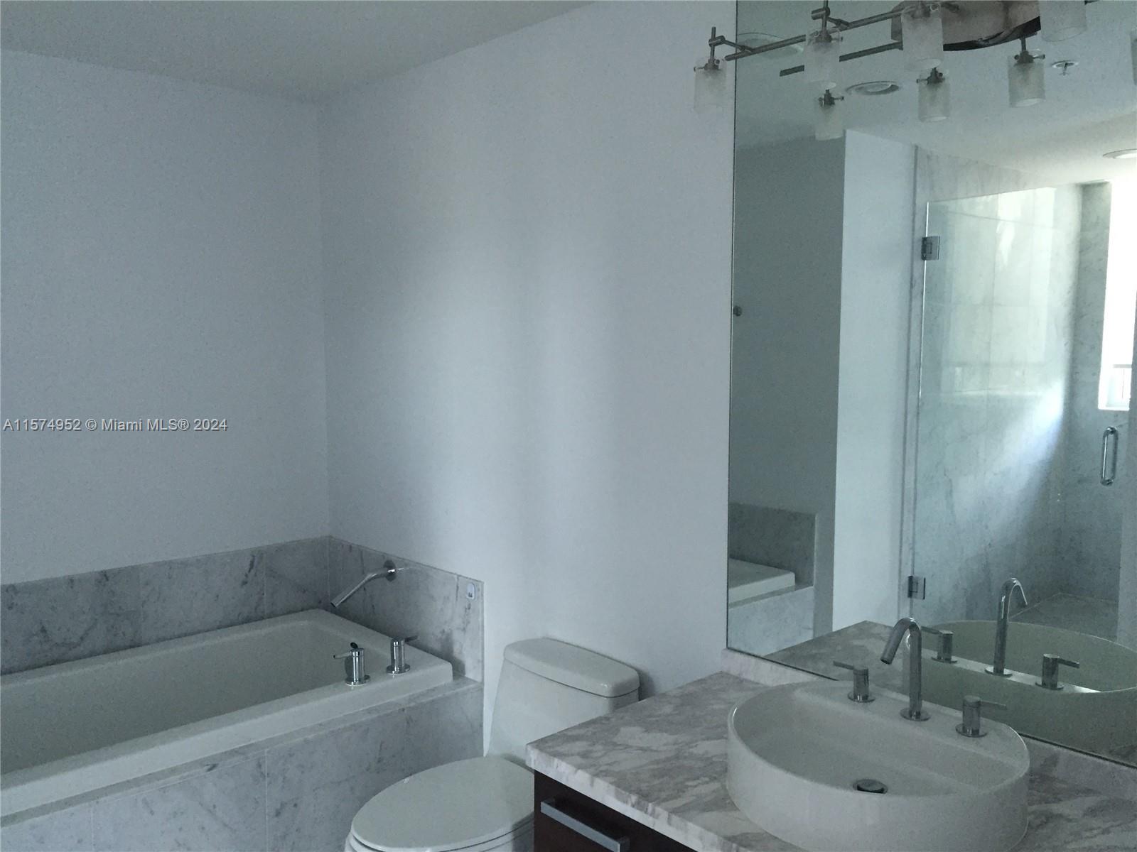 VIZCAYNE - Residential Lease