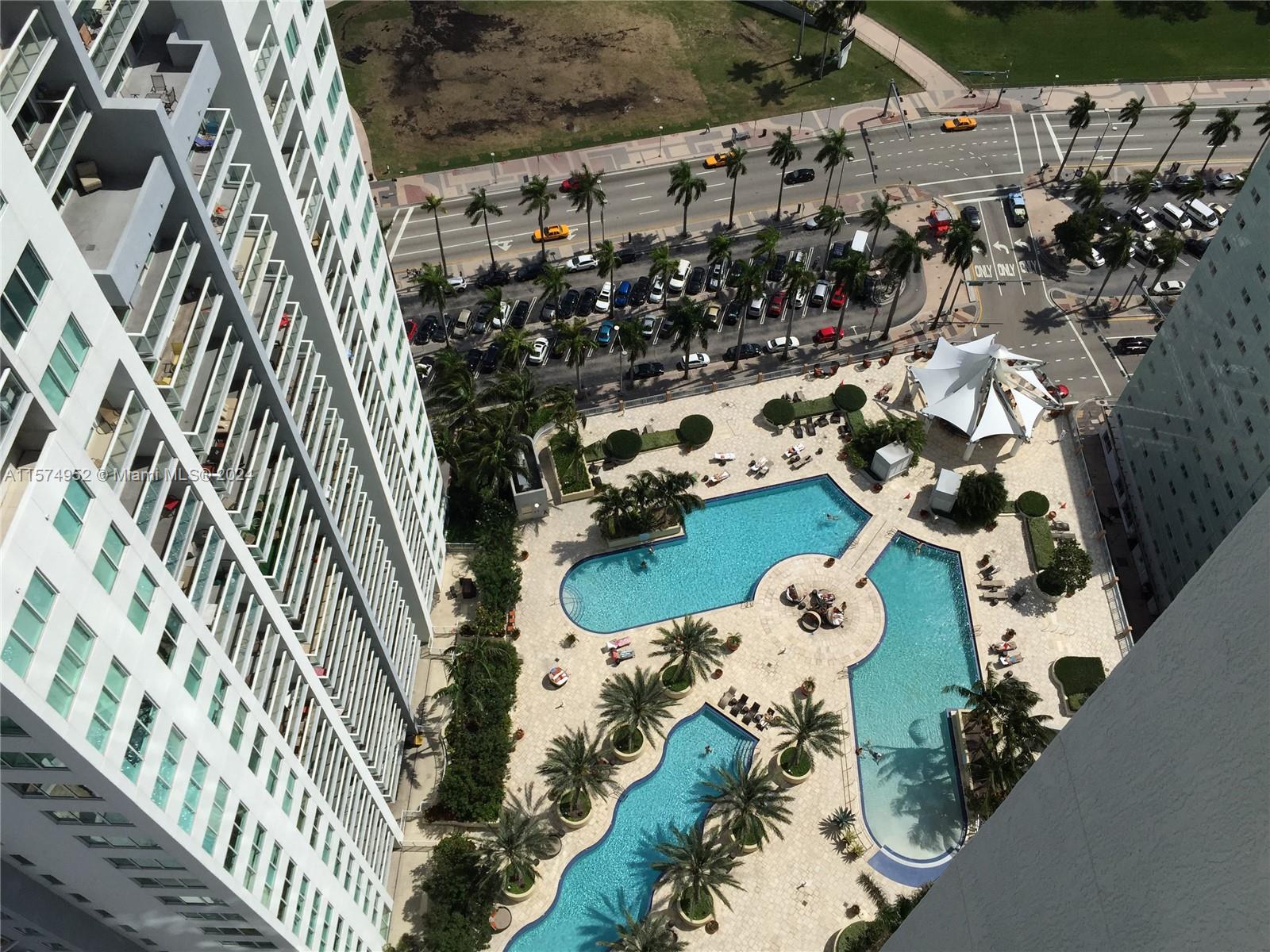 VIZCAYNE - Residential Lease