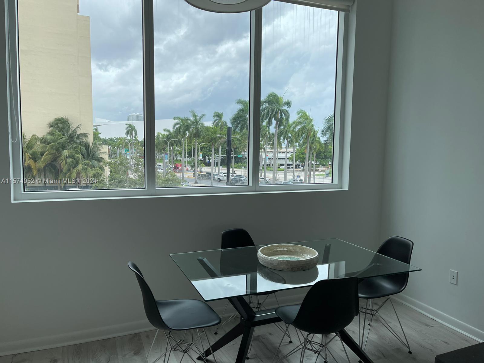 VIZCAYNE - Residential Lease