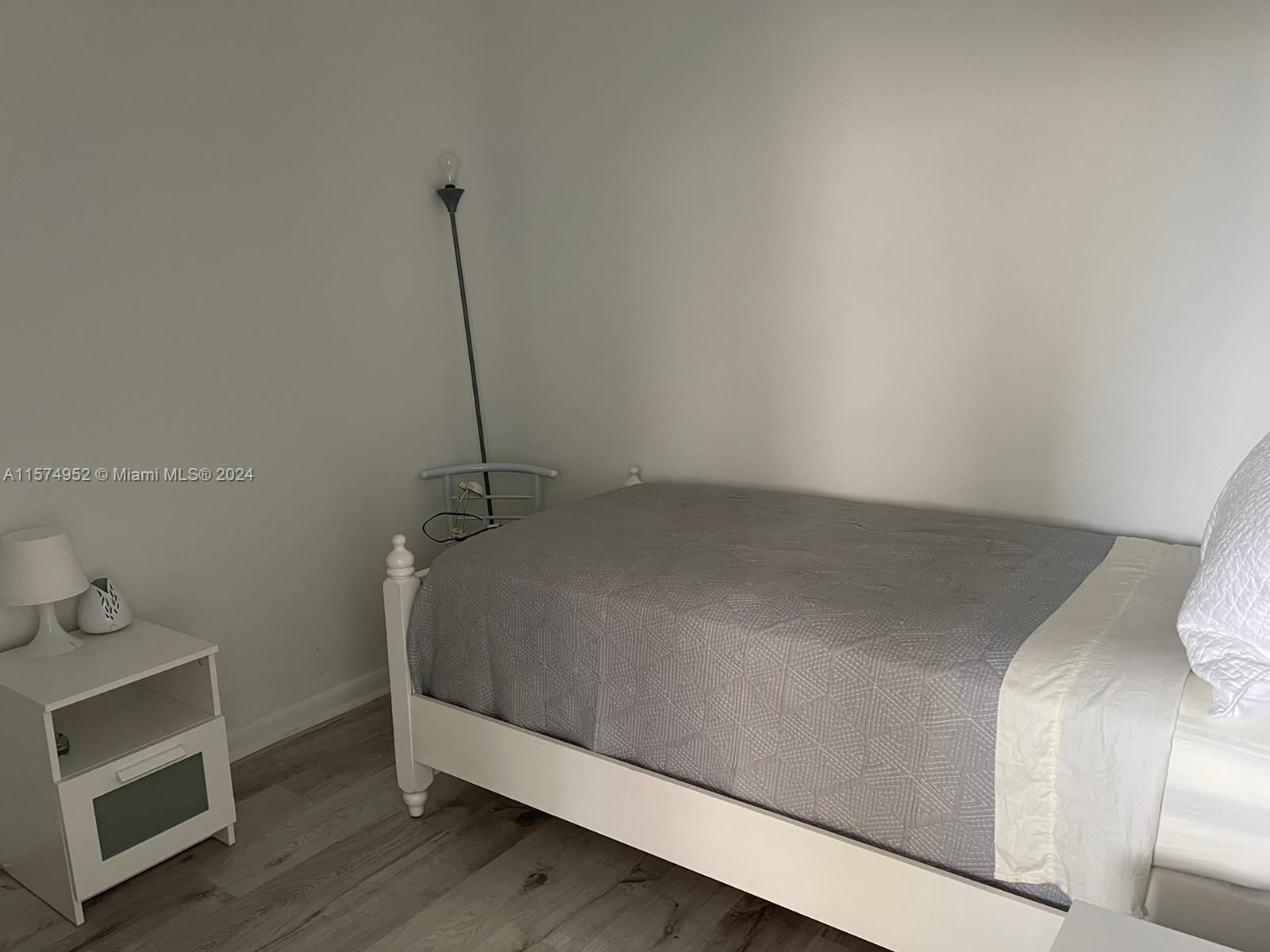 VIZCAYNE - Residential Lease