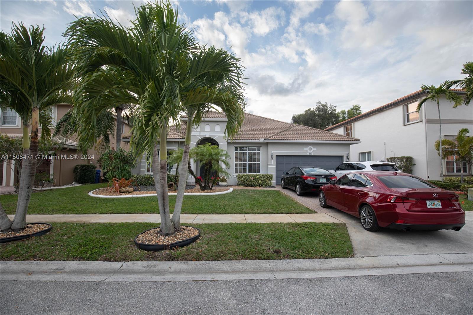 Property for Sale at 636 Sw 168th Ln, Pembroke Pines, Miami-Dade County, Florida - Bedrooms: 5 
Bathrooms: 3  - $849,950