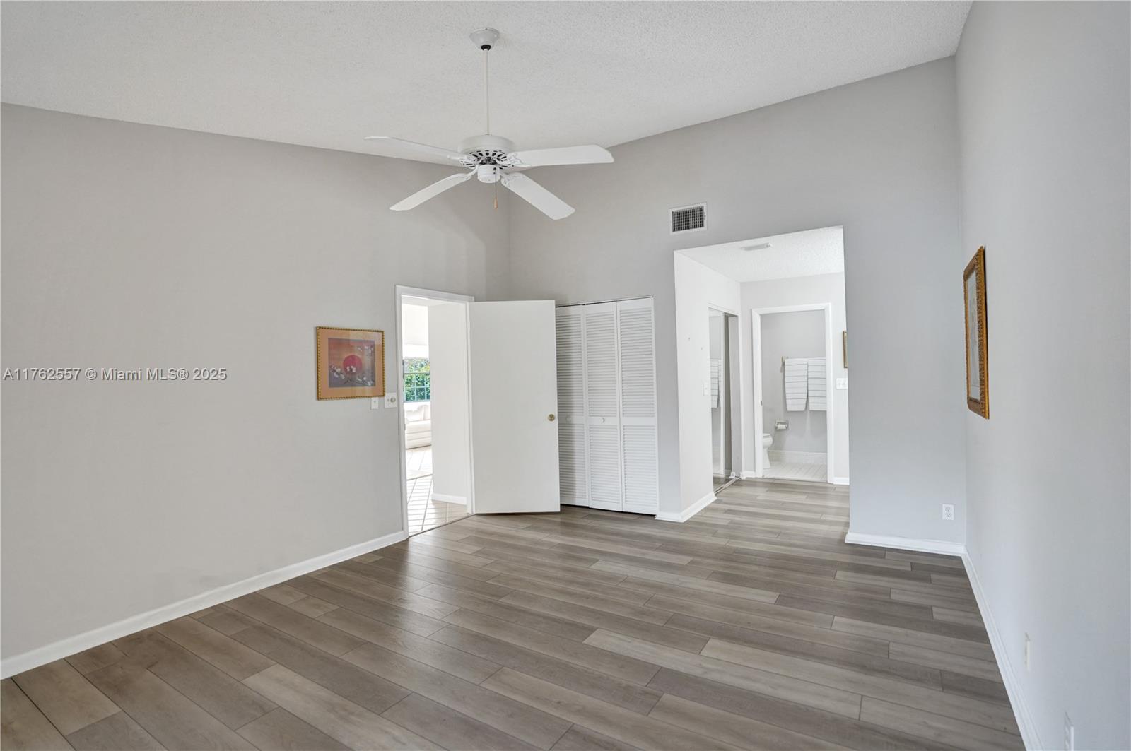 EMERALD POINTE 1 - Residential