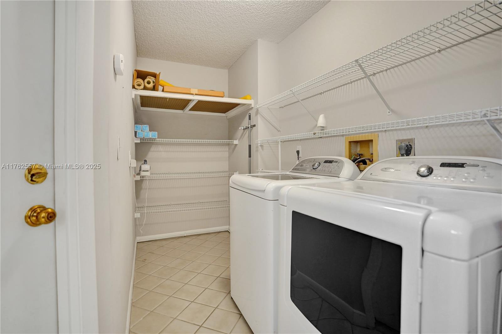 EMERALD POINTE 1 - Residential