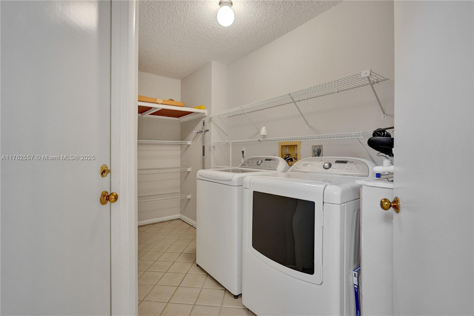 EMERALD POINTE 1 - Residential