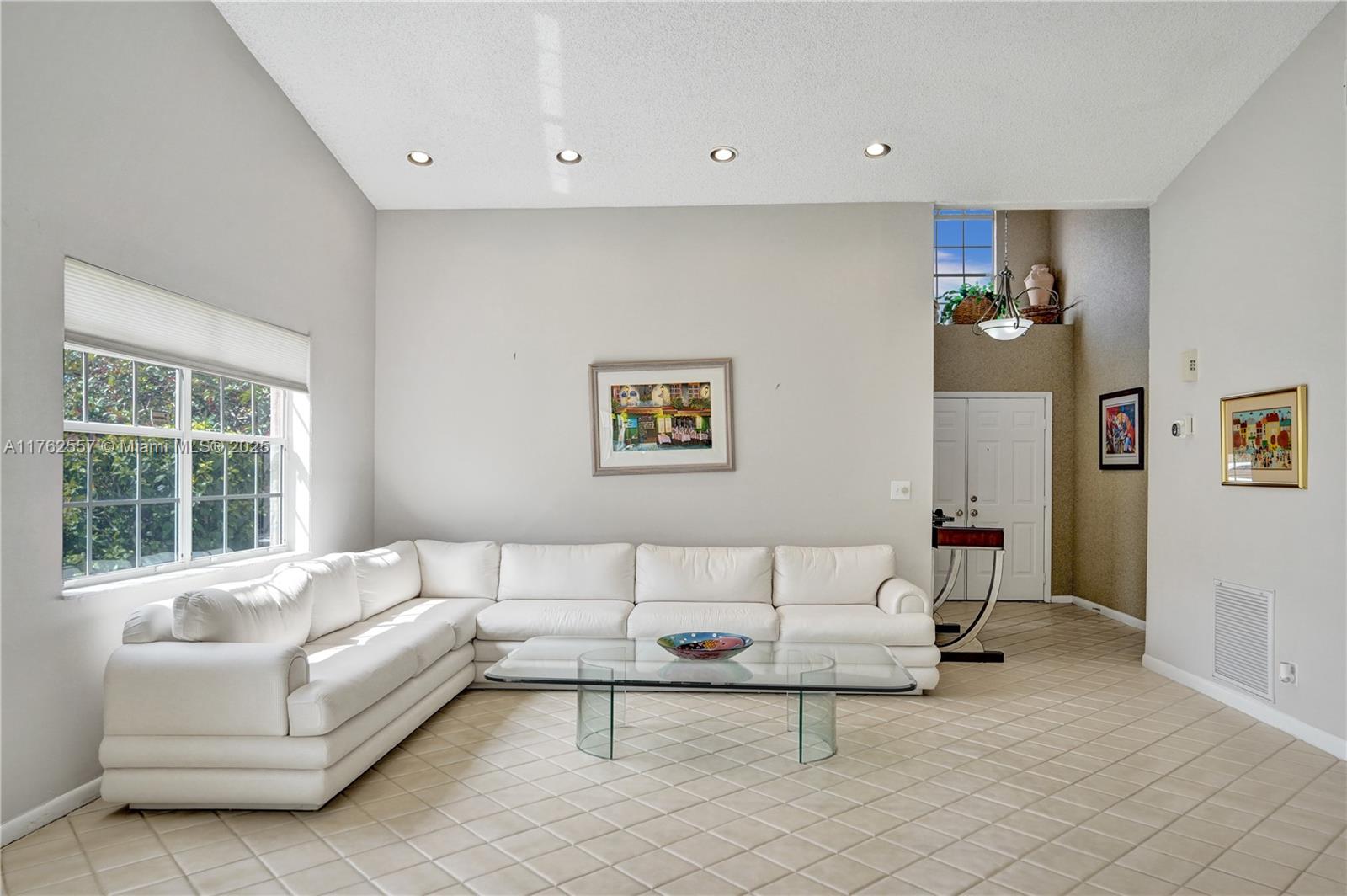 EMERALD POINTE 1 - Residential