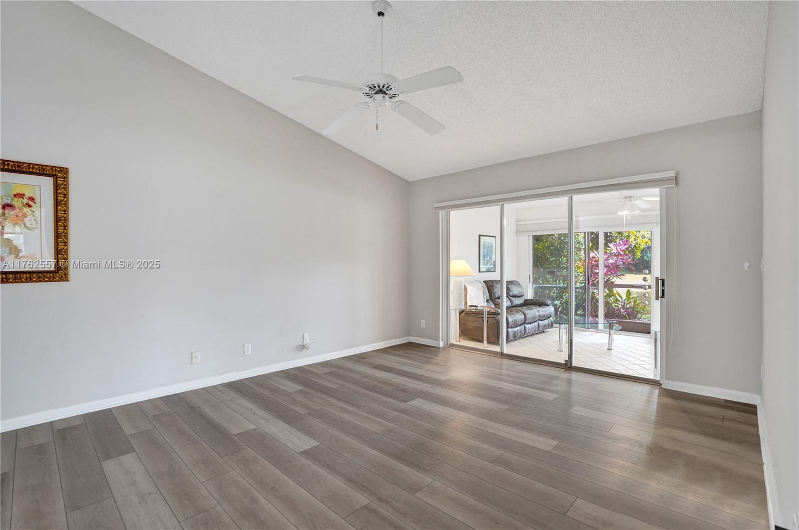 EMERALD POINTE 1 - Residential