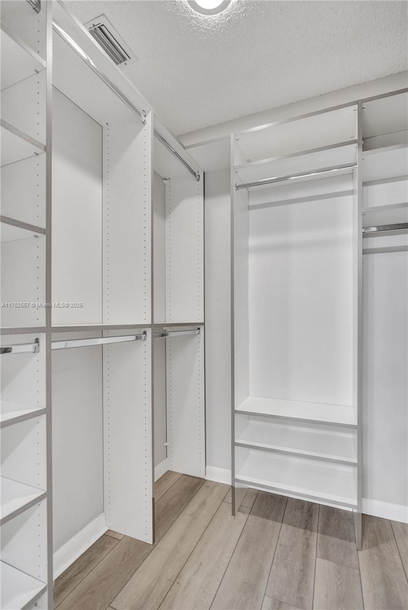 EMERALD POINTE 1 - Residential