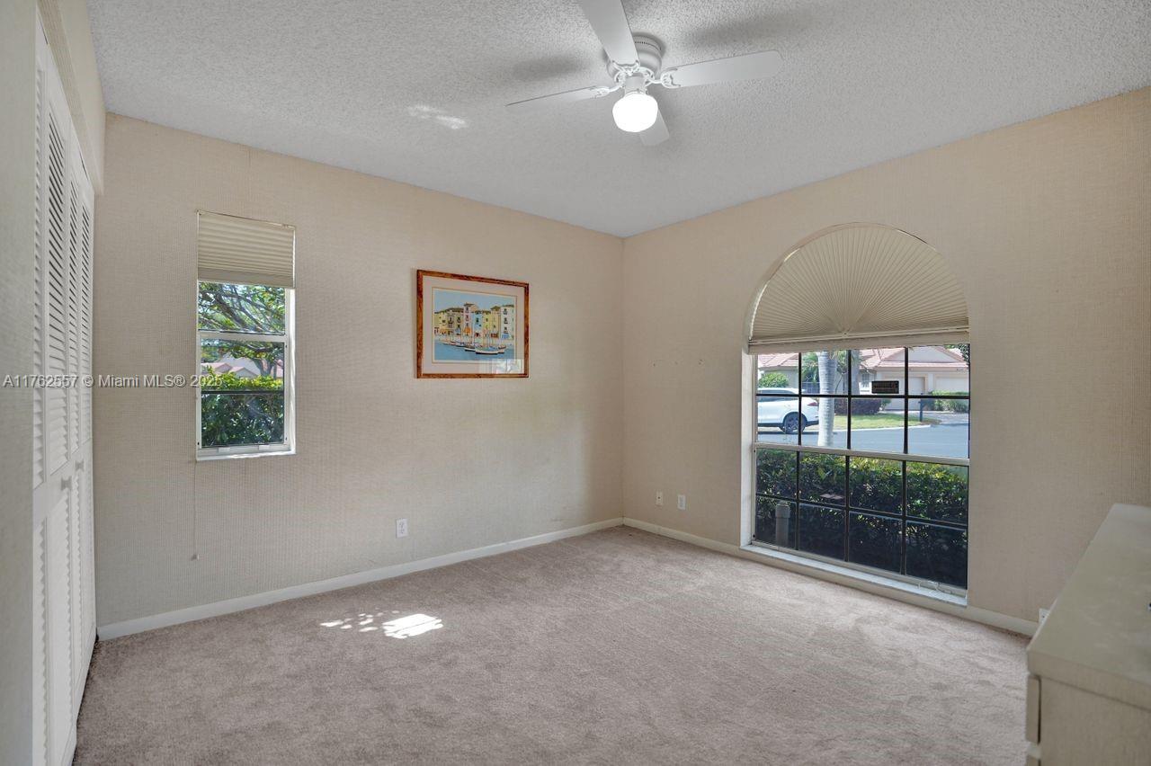 EMERALD POINTE 1 - Residential