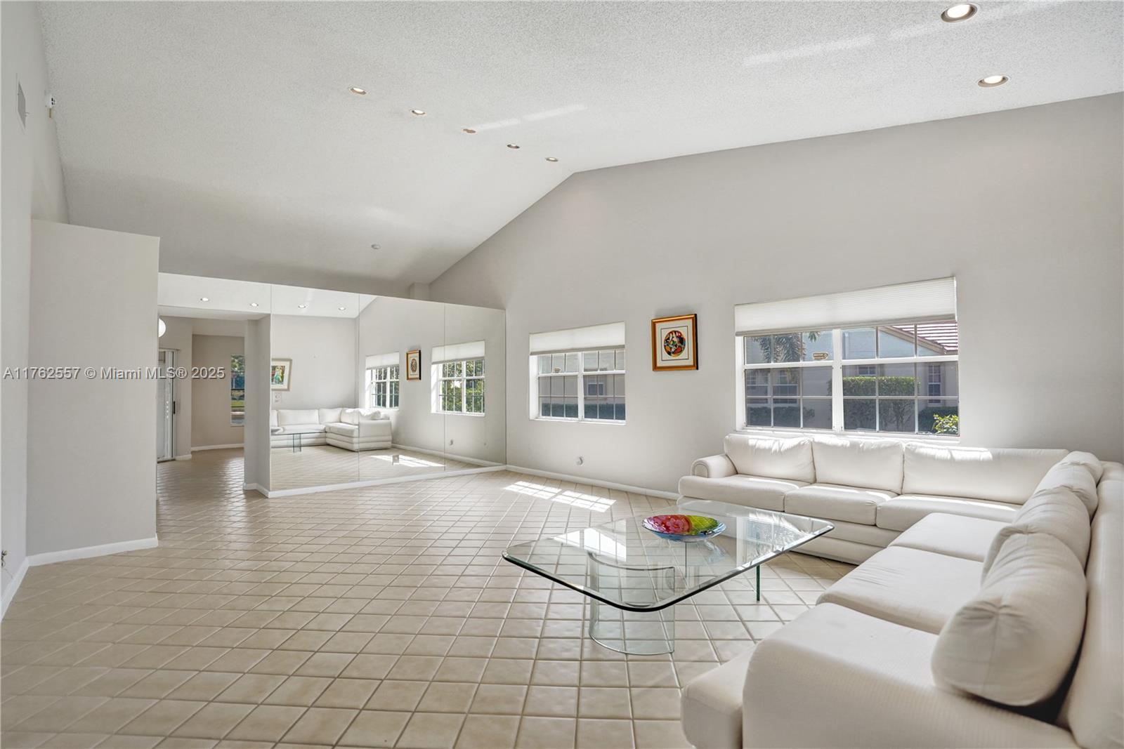 EMERALD POINTE 1 - Residential
