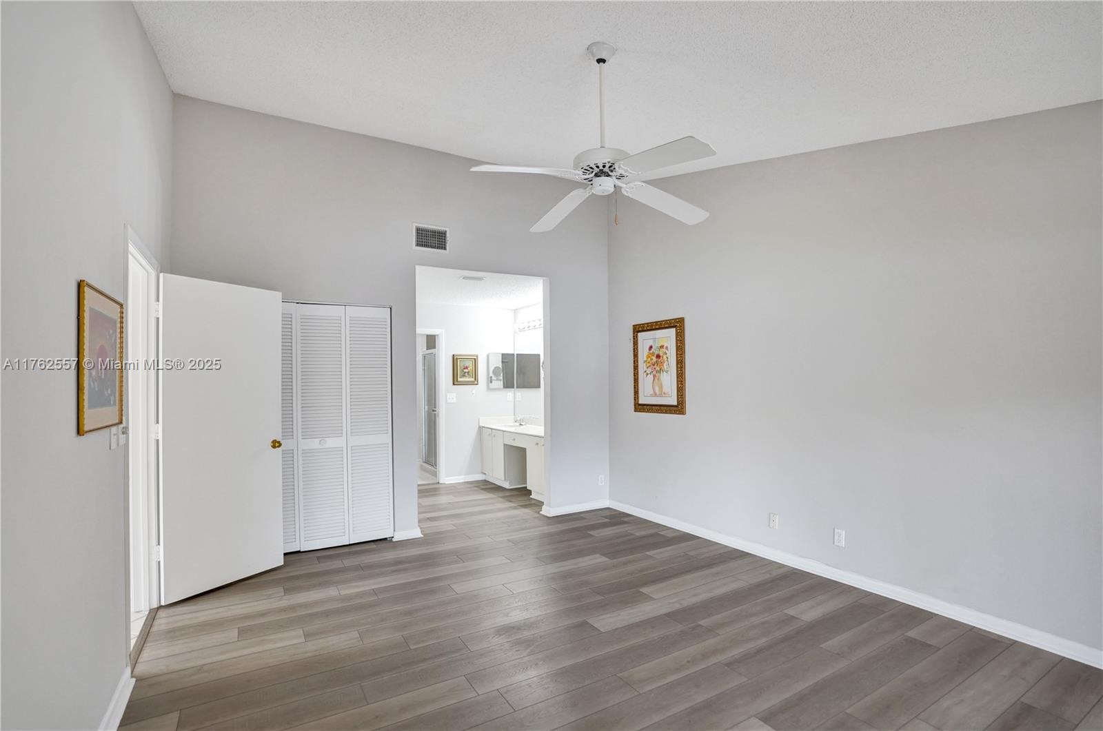 EMERALD POINTE 1 - Residential