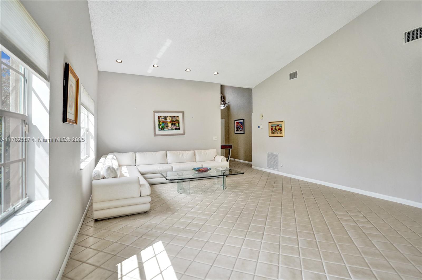 EMERALD POINTE 1 - Residential