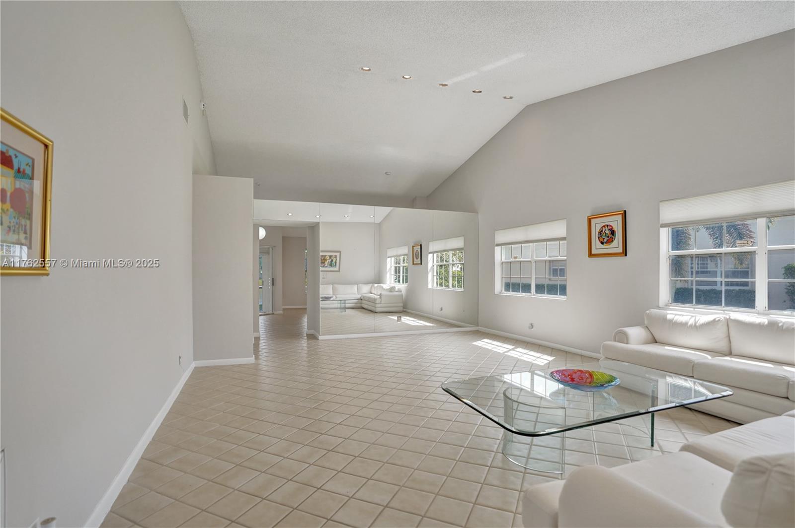 EMERALD POINTE 1 - Residential