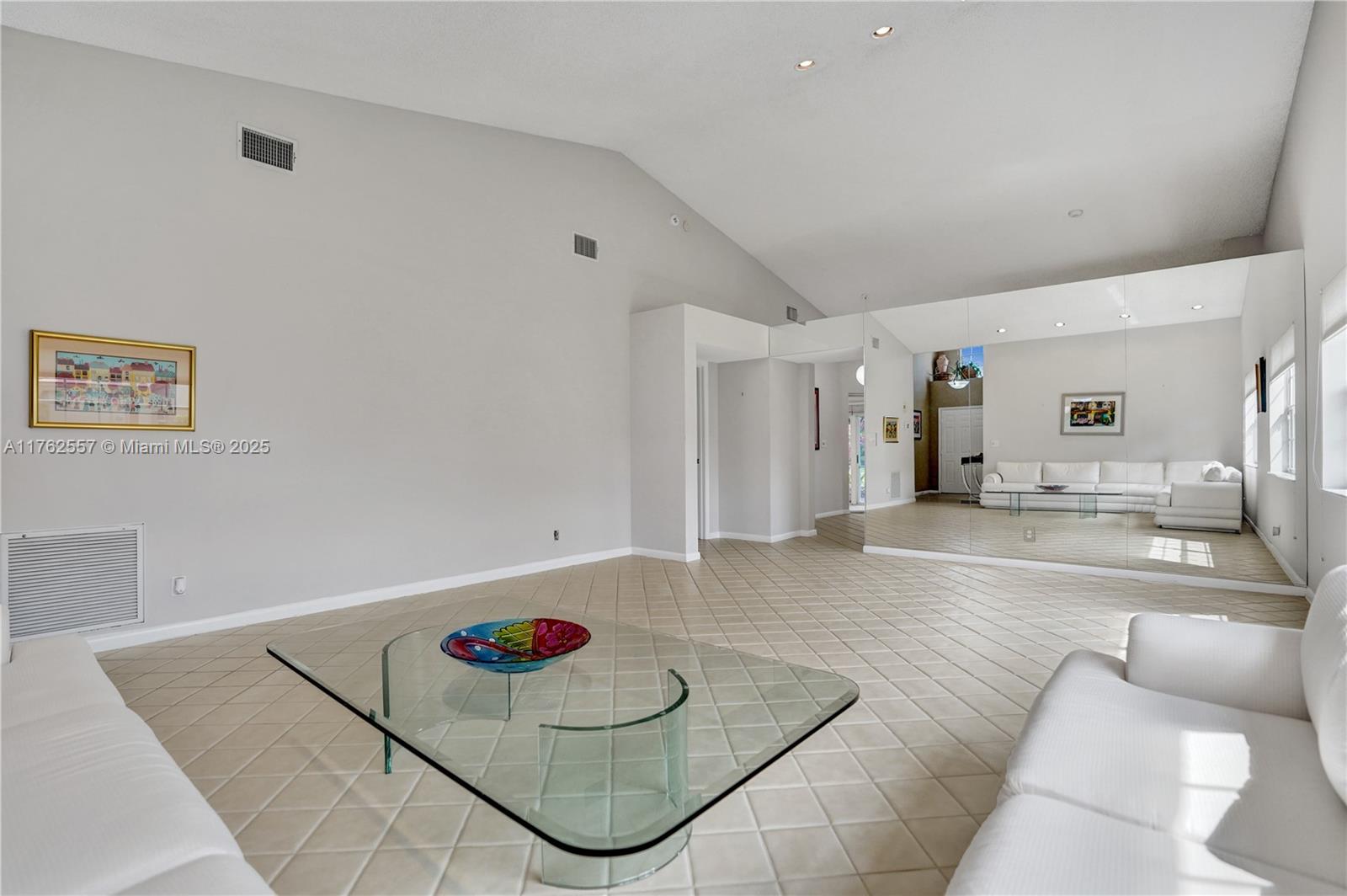 EMERALD POINTE 1 - Residential