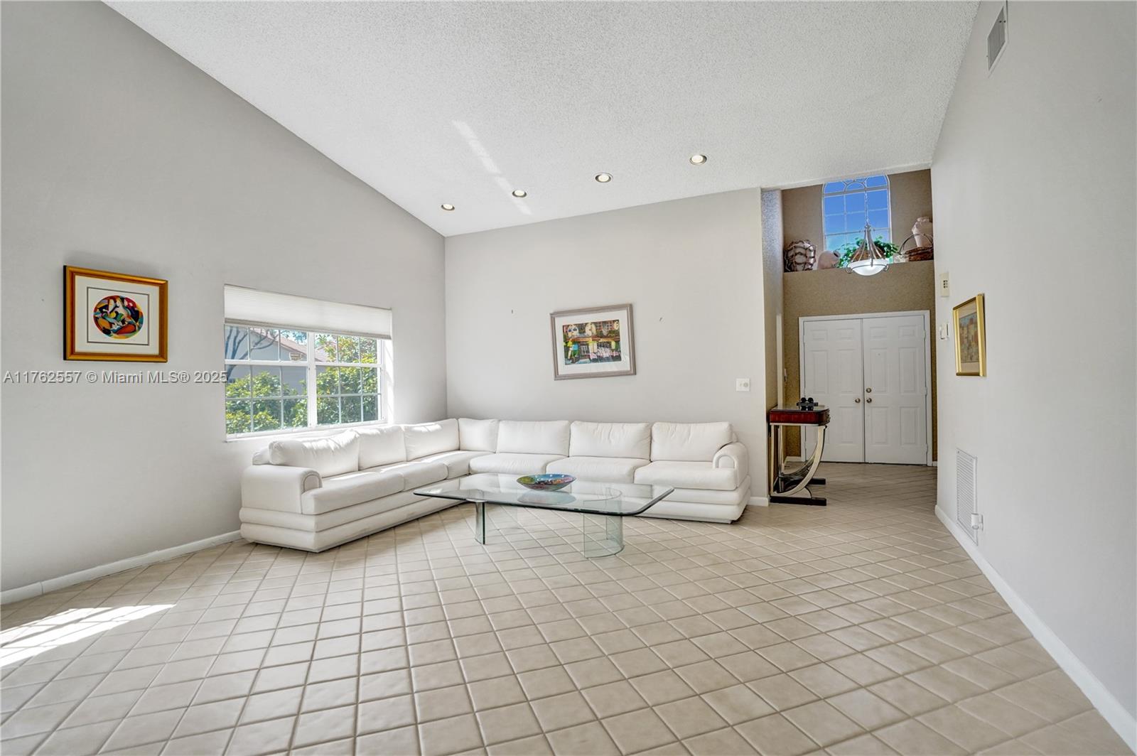 EMERALD POINTE 1 - Residential