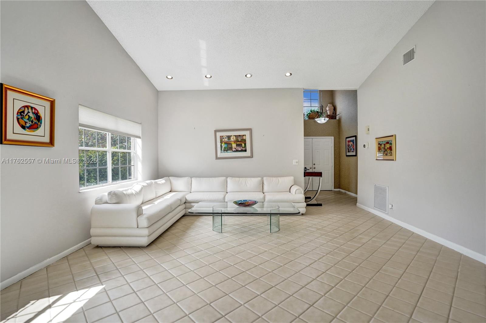 EMERALD POINTE 1 - Residential