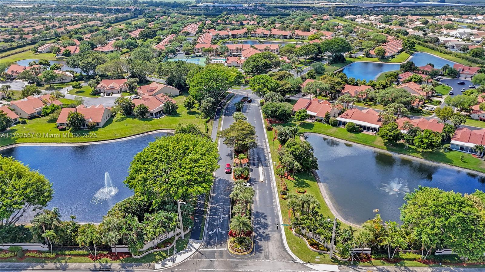 EMERALD POINTE 1 - Residential