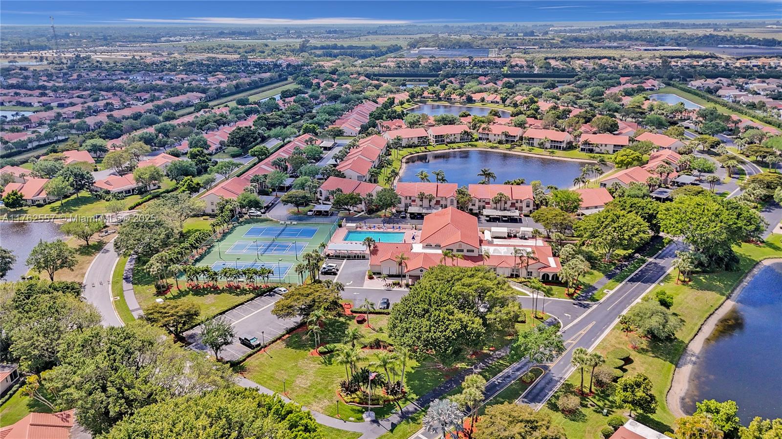 EMERALD POINTE 1 - Residential