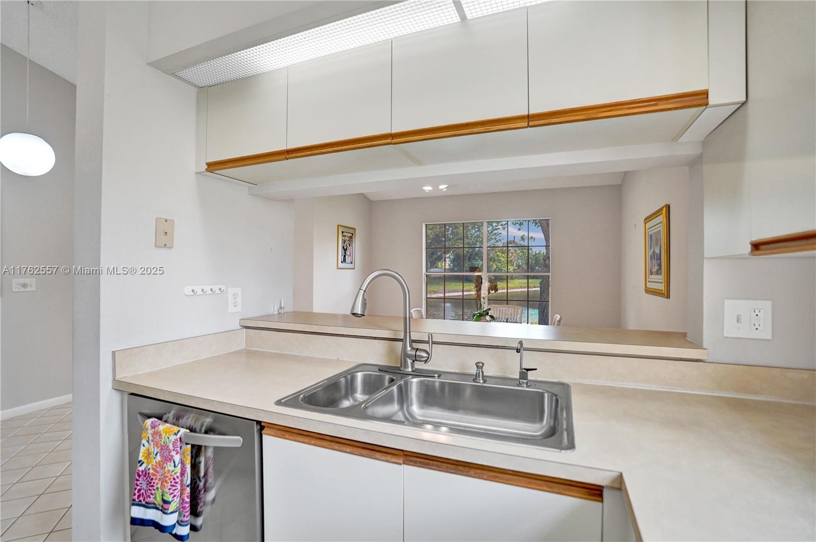 EMERALD POINTE 1 - Residential