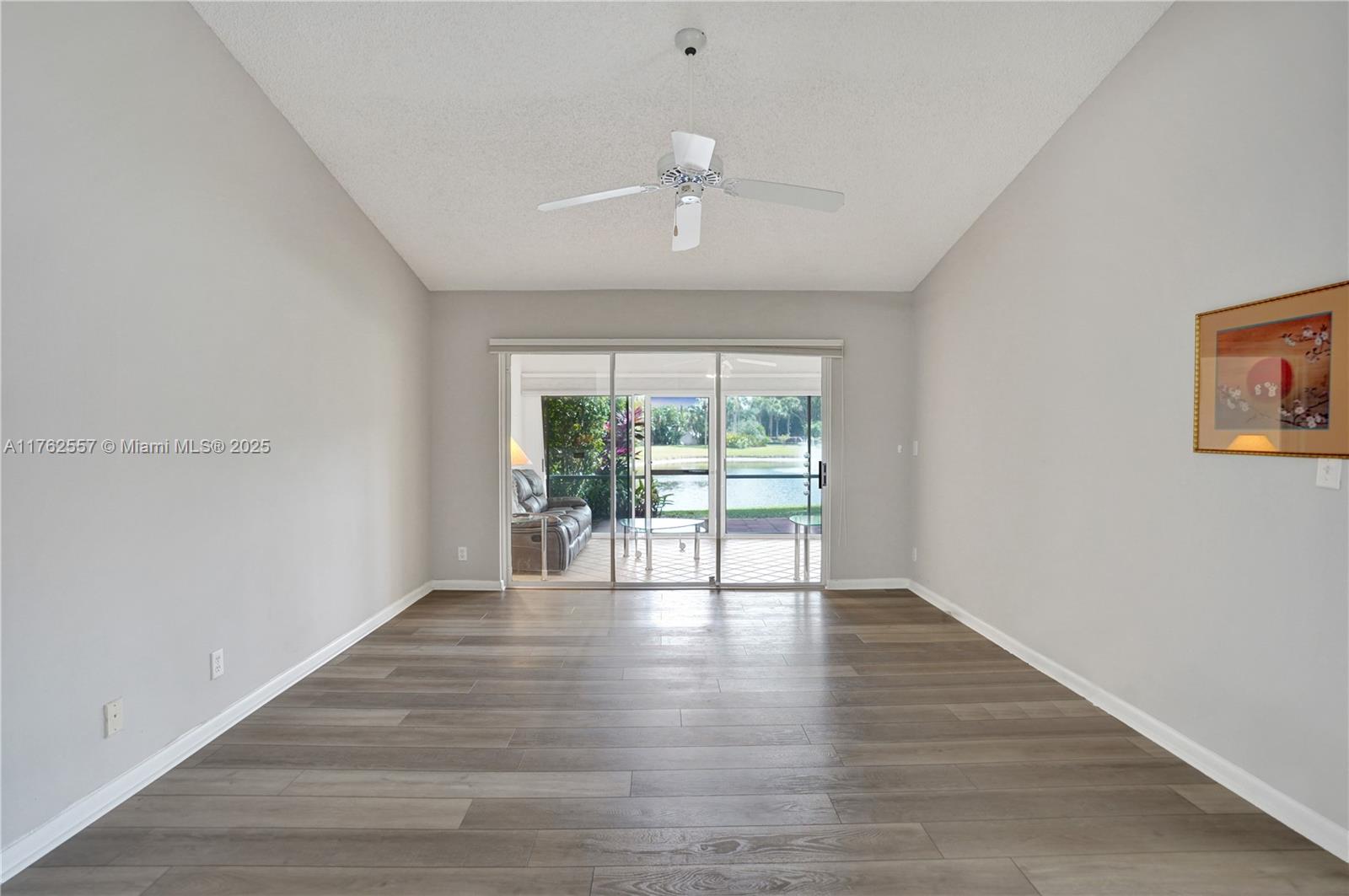 EMERALD POINTE 1 - Residential