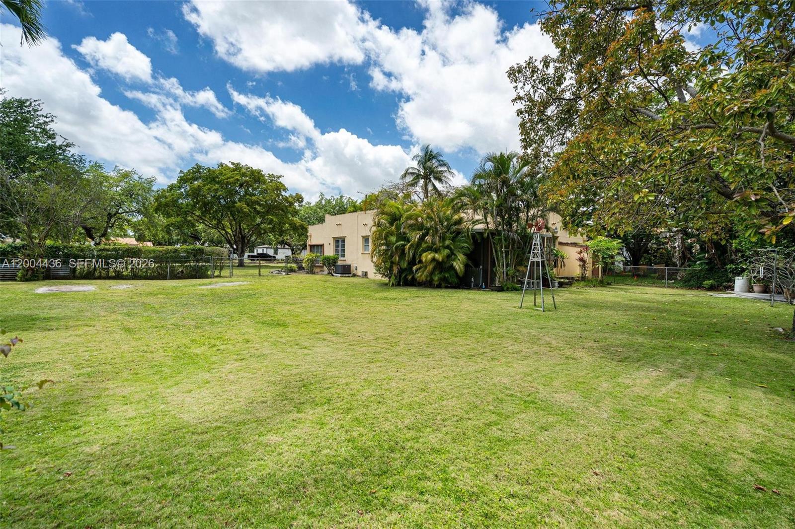 COUNTRY CLUB ESTATES SEC - Residential