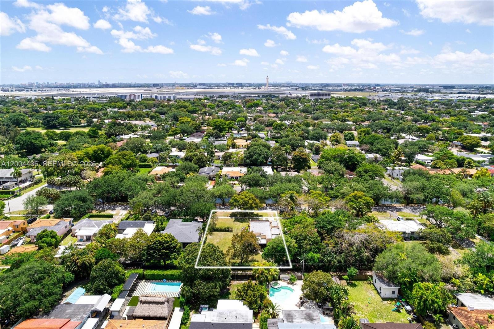 COUNTRY CLUB ESTATES SEC - Residential