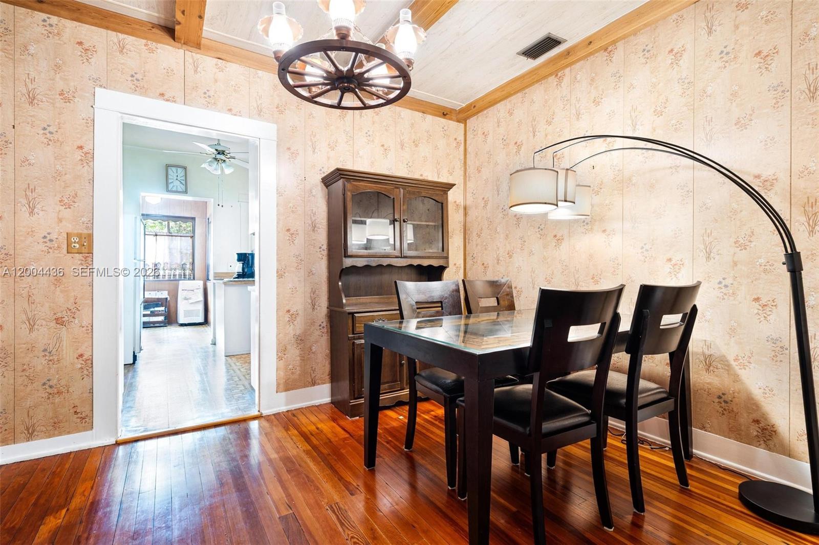 COUNTRY CLUB ESTATES SEC - Residential